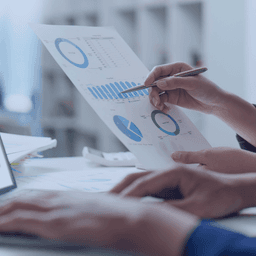 الإدارة الاستراتيجية للمشاريع وتكامل الخدمات في إنشاء الآبار ومرافق الإنتاج